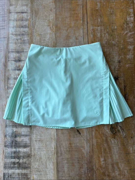 lululemon athletica Dresses & Skirts - lululemon athletica Mint Green Athletic Pleated Skirt size 2